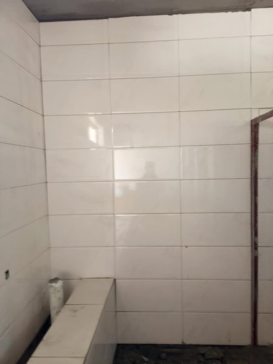 السلام عليكم خلفه سراميك وبرسلين ومرمر شغل درجة أولى الواتس ***********
