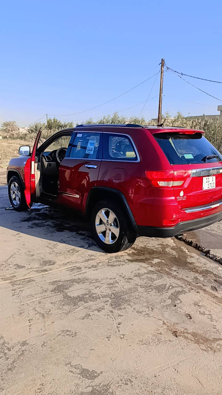 السلام عليكم جيب 13 خليجي ليمتد كفاله عامه و السونار موجود بالصور فول مواصفات محرك وگير جدد. صدر حداديه جديده معروضه ١٩٢ وبيها مجال 
ديالى الخالص 
***********
