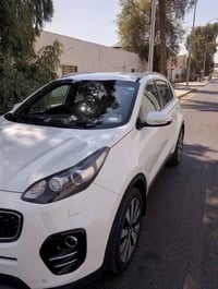 موديل 2018 سبورتج خليجيه ماشيه سياره 95 حقيقي مكان السياره البياع او ح...