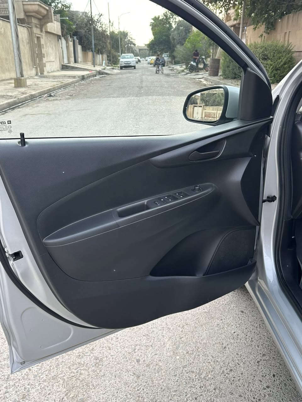 للبيع 
شوفرليت سبارك مديل 2018 ماشية 78 mi سيارة بدون صبغ بيها بارد حييل نظيفة شاشة كاميرا مانع انزلاق باسمي شرط التحويل السعر 100 
تواصل ***********
