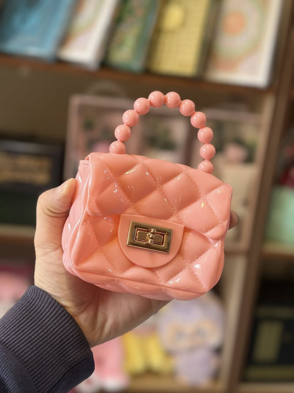 كيوت العيد 
جنط للأطفال مع سلسلة الكتف 
الانبار هيت حي الجمعيه شارع حامي مقابل مجمع الملكه 
***********
