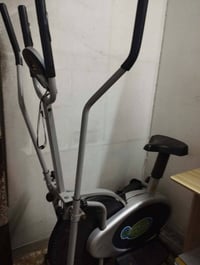 جهاز رياضي • ٦ ثريات • كاربت