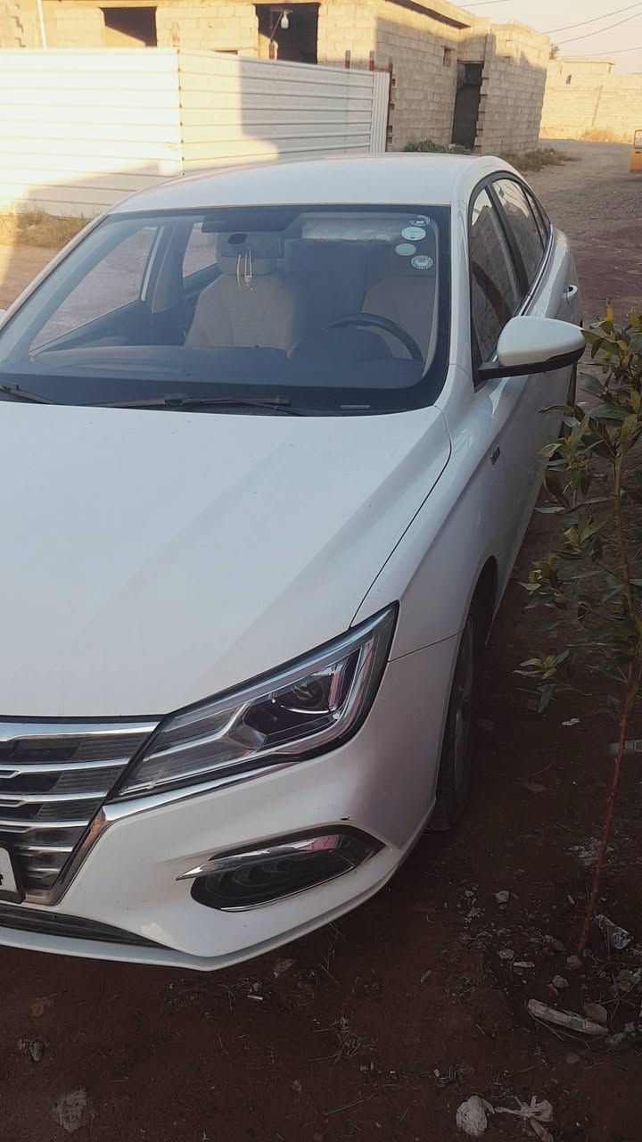 السلام عليكم mg5 ٢٠٢٤ ماشيه ٤٨ مكفوله من كلشي عدا طخه خفيفه بالمازده وشخوط بالباب الخلفي الباقي مكفول لا صبغ ولا ضربه بسمي السياره *********** مكان التاجي
