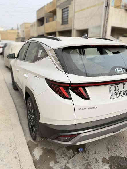 توسان 2025 خليجي زيرو ضمان شركة الأولى ٥ سنوات او ١٠٠ الف كيلو . مرقم بغداد لوحات وسنوية . مواصفاتها . 
محرك ٢٠٠٠
بصمة وتشغيل عن بعد 
كراسي كهرباء 
صندوق كهرباء 
تبريد بالكشنات 
تدفئ بالكشنات 
ويل كب ١٩ 
بردات خلفية 
هاند بريك بصمة 
مانع انزلاق ومانع انحدار 
لايت زنون متحرك 
شاشة كبيرة متصله 
دشبول دجتال متغير 
شاحن واير لس 
حساس أمامي وخلفي 
كامرة دوارة 
حساس تاير 
اوتو هولد 
مود درايف 
مري ترحيب وشفط 
داخل ابيض 
تبريد قطعتين 
السيارة زيرو  ومكفول عام . . السعر 34500 مليون عراقي . لاستفسار ***********
