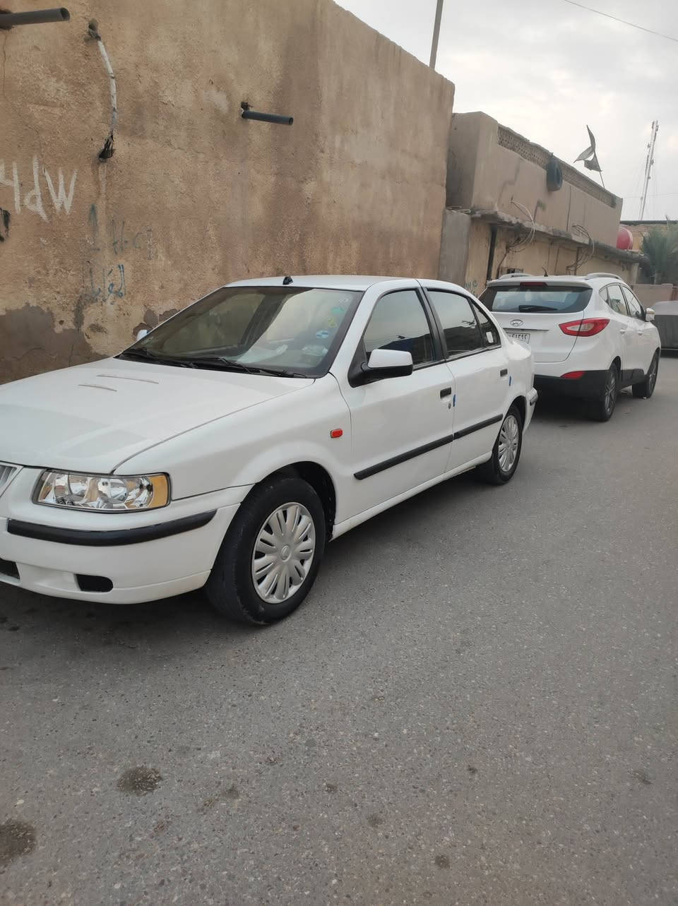 سياره سمند مديل 2013رقم بصره  السياره ملكوطه خياس بلا ضربه السياره بيها كازكيت رايدها 38ورقه وطيح من فلوسها سعر المكينه عنواني بصره القبله ***********ما متواجد بكثره عل فيس
