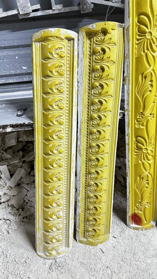 قوالب فايبر مستخدم قليل جدا للبيع 
***********
