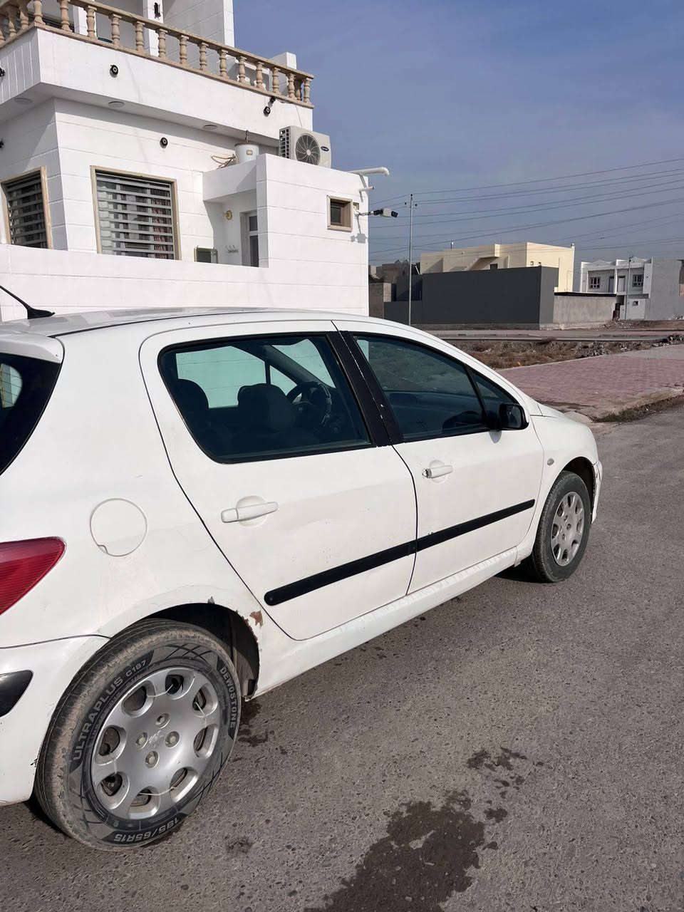 السلام عليكم
للبيع او المراوس 

بيجو 307 موديل 2005 

السياره نضيفه حيل السياره محرك كير صدرها ٤ تايرات جدد كلو مكفول 

السعر المطلوب 55 و بيها مجال للطيبين 
العنوان شرقاط السياره باسمي 

الرقم ***********
