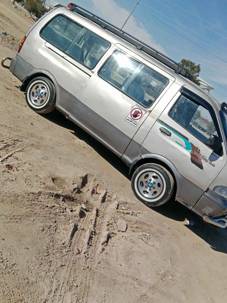 السلام عليكم كيا بريجو موديل 1997 رقم بغداد بأسمي تحويل مباشر السيارة كير اكسل محرك تخم تاير باتري كلة جديد وكفالة السيارة بيها صبغ بلصفحه الكصيرة 
مكانها بغداد ابو غريب للاستفسار اتصل ***********
اخوان اني مكلف بلنشر اتصل على صاحب السيارة الخاص مقفول
