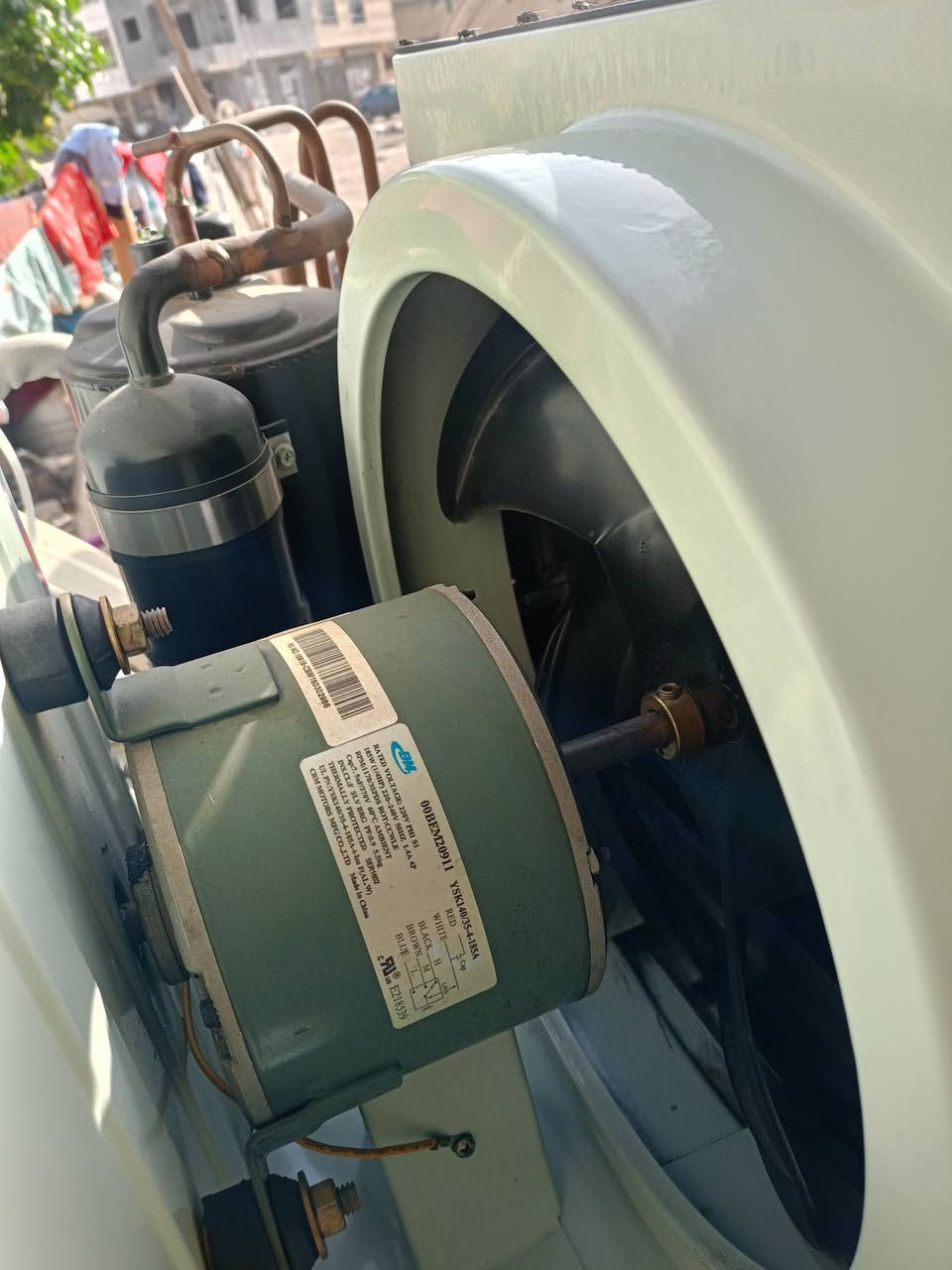 لبيع مكيف جديد بس مشدود بدون مايشتغل ماعرف بي ابد تجي تفحص تفصخ وتشوف بعينك مايعجبك عوفه سعره250 الف مكاني الكاظميه رقم واتساب ***********
