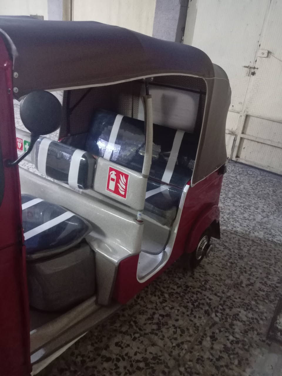 تكتك موديل ١٨ هزه جديده سنويه بسمي رقم انكليزي 
مدينه الصدر حي الكوفه شارع الصوره
السعر ٥٢٠٠ بيهه مجال
***********

