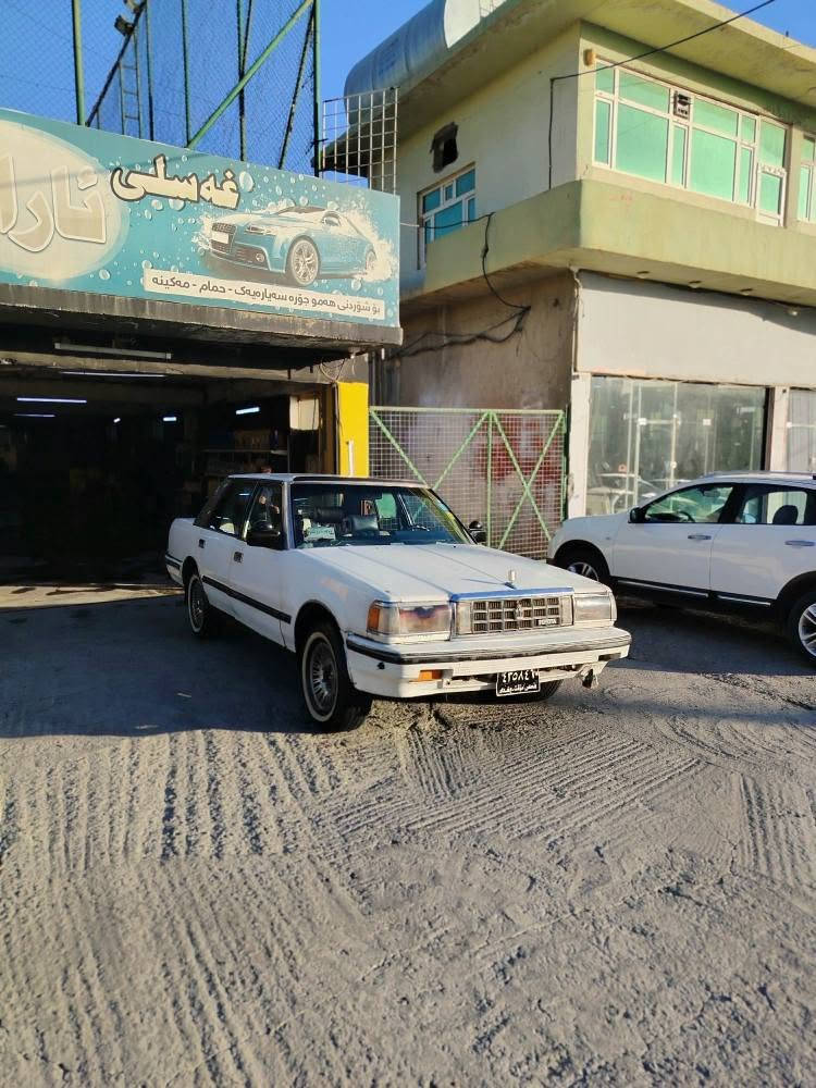 سۆپەر کراون
سەیارەیەکت دەوێت هەرزان بێت و تەبریدی هەبێت و بێ کێشە بێت ؟
ئەمە سۆپەر کراونی ١٩٨٧سپیە
ئارمی پلاستیکی سلێمانیە
خۆم چووم بۆ دائیرەی مرور ئارم و ئەوەلیات و حاسیبەی بەشەرت هەمووی تەواوە
تەبریدی لەسەر سویچ
گێرو مەکینەی بەشەرت
مەکینە بیلادە
تایەکانی زۆر باشن و 
کارەباییاتی مەزبووتە
سەیارەکە ٢ساڵە لای خۆمە و ماڵی مەعرەز نیە 
ماڵی فەقیرە و کاڵا بەپێ باڵا
داوای زۆر ناکەم و لەوەش کەمتری بە شایستە
نازانم ٢٤$ مامەڵەیەکی برایانە 
لە سلێمانیم
ئەمەش ژمارەکەمە 
*********** السليمانية, العراق
