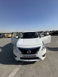 للبيع نيسان سني هندي موديل 2024ماشيه40الف والسياره بعده جديده بيه ضربه...