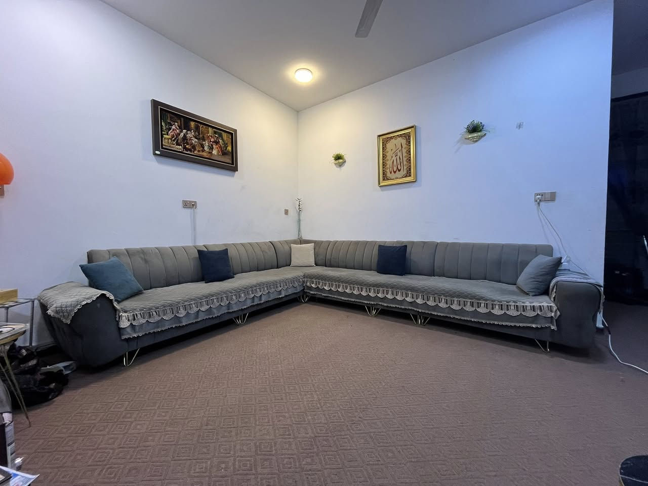 ديوان للبيع النظافة ٨٠٪؜ استخدام قليل طوله ٦ أمتار
للتواصل على الخاص او على الرقم ***********
