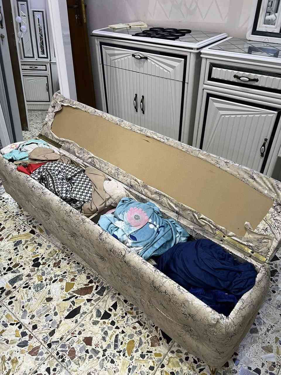 غرفه تكمه عراقي صبغ حراري 
استخدام 9 اشهر فقط شخط مابيها
السعر 2500 وبيها مجال بسيط 9 قطع 
المكان بغداد السريدات 
***********
