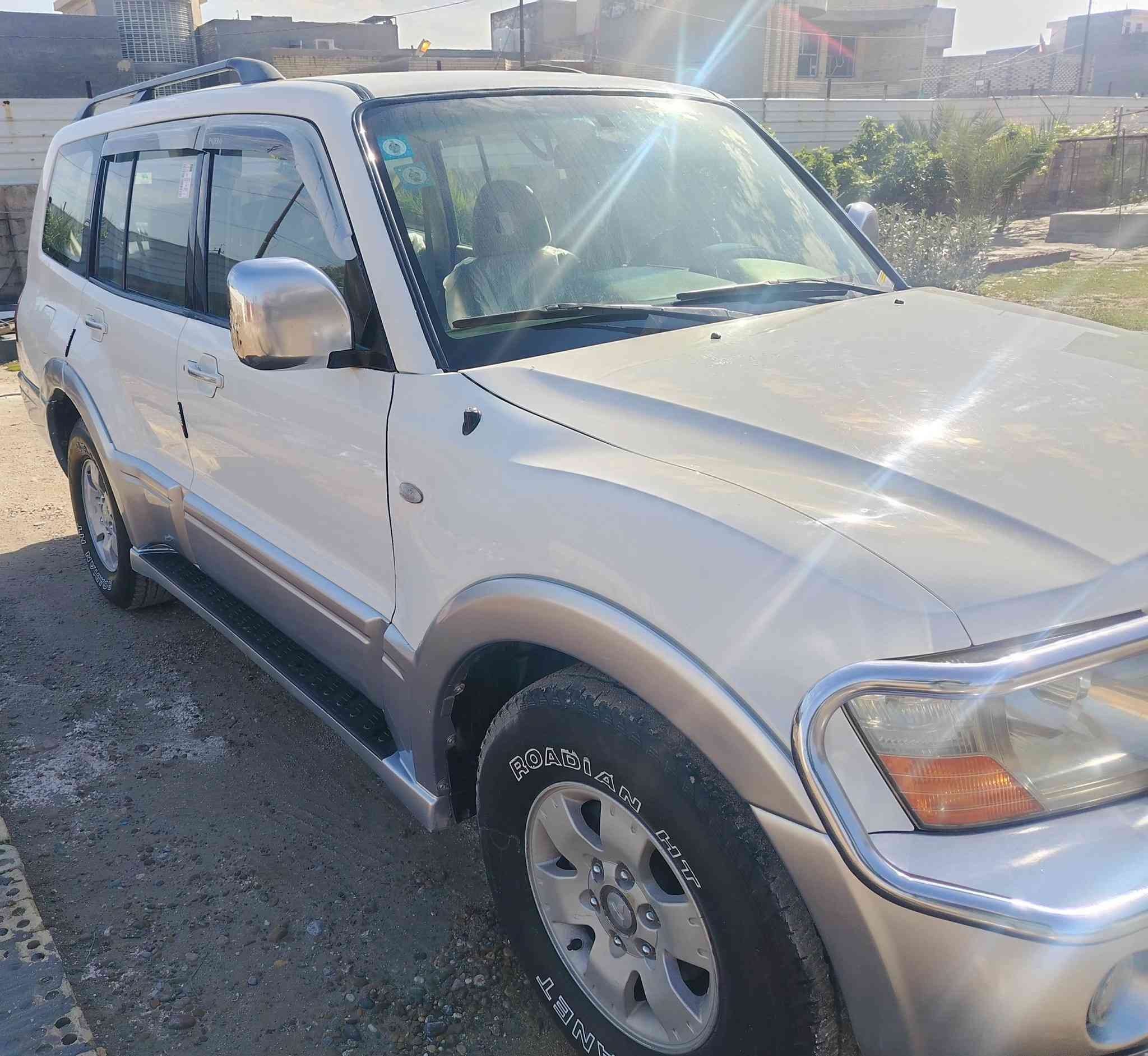 السلام عليكم 
باجيرو ٢٠٠٧ مكفوله 
ماشيه ١٨٧ حقيقي السيارة جديده 
رقم بغداد
السعر 100 
ما متواجد على الفيس 
رقم الموبايل ***********
