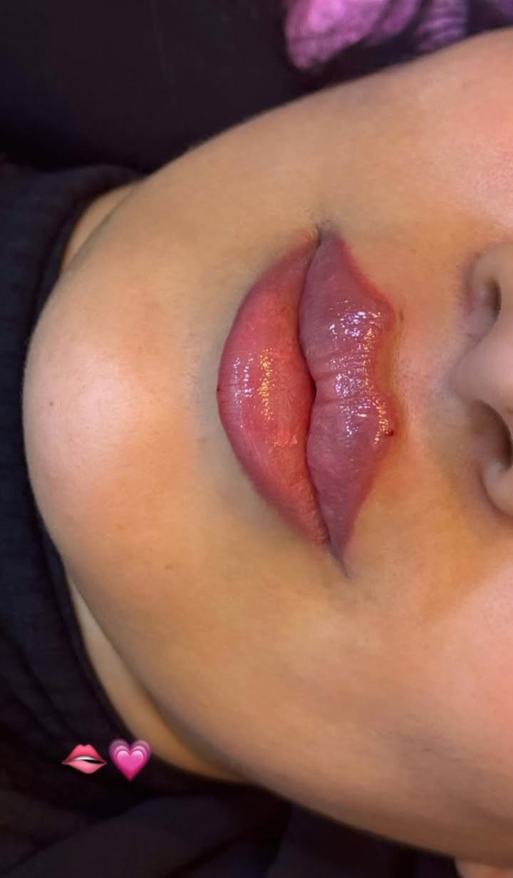 رسمات الشفة؟ يمنا وبِس 💖✨ 

مع مركز لكي للتجميل والليزر 

العنوان : 
بغداد الجديده الشارع العام مقابل ابو توني / مطعم دجاج بريوت

‏‎للحجز و الاستفسار 
***********
***********

‏‎أوقات العمل من الساعه الحادي عشر صباحا الى الساعه الثامنة مساءا ⏰
