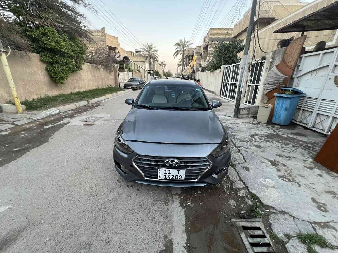 اكسنت 2018
محرك 1600 
هزه جديده
 باسمي 
وارد امريكي
 السونار موجود بلصور
 كير ومحرك كفاله
 صدر جديد
 تخم تاير جديد 
مكان السياره بالنهار  غزاليه
بالليل منصور 
*********** هذا الرقم بي واتس اب ممتواجد فيس
السعر 90 وبيها مجال بسييييييط
