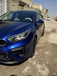 سلام وعليكم كيا فورتي لبيع مودل 19 حادثه بنيد فقط بدون دواخل كير محرك ...