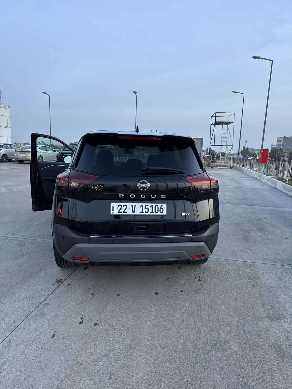 نيسان روج مواصفات 2023sv  
3 سلندر حجم محرك ١٥٠٠ توربو
ماشيه 65 الف ميل 
ضرر بنيد صبغ وايرباك الاستيرن راجع سستم
مكان اربيل 
السعر165 
*********** واتس اب
