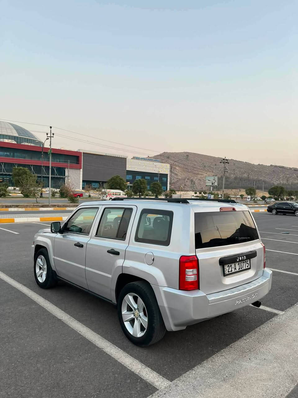 جیب پاتریوت 2009 مەچینە 24 تاک اکسل گیرو مەکینە نەکراوەتوە بەشرت جەرکەی تیدانیە سەنوی ورەقمی تازیە سعری 82 ورقە کەمیک مجالسی پارجەی بویاغە )*********** رانية, السليمانية
