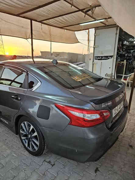 سلام عليكم لبيع نيسان التيما 2017 رقم اربيل بسمي مواصفات SL بصمه تشغيل وبصمه ابواب كشنات تدفئه كشنات كهرباء تشغيل عن بعد رادرا جانبي تبريد قطعتين كشنات بلادي جلد  بانيد مغلف كاربون حادثها سعر 130 وبيها مجال تصل على رقم ***********
