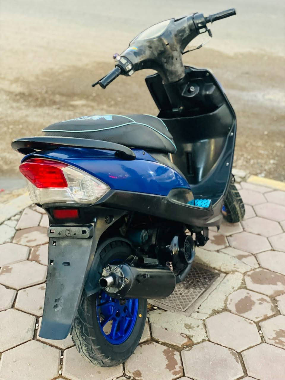 اللهم صلى عل محمد وآل محمد
#للبيع دراجة ماكس ماكس عدلة 🛵
دراجة خير من الله #معمرة_جديد 
#محرك_مجفت_جديد(تجفيت فول كلة اصلي)
كهربائيات شغالة 
تخم تاير بالوني 
ويالة رياضي جدد
قطرة رياضي
كشن
كفرات جدد 
الدشبول كلة شغال 
عداد السرعة شغال 
بريك امامي شغال
بريك خلفي شغال + بنز جديد
صالنصة FM رياضي
#بيها_السلف_يرادلة_فحمات_فقط

#السعر💵 450ألف وبيها مجال

#العنوان ديالى خان بني سعد
***********
موجود واتساب
