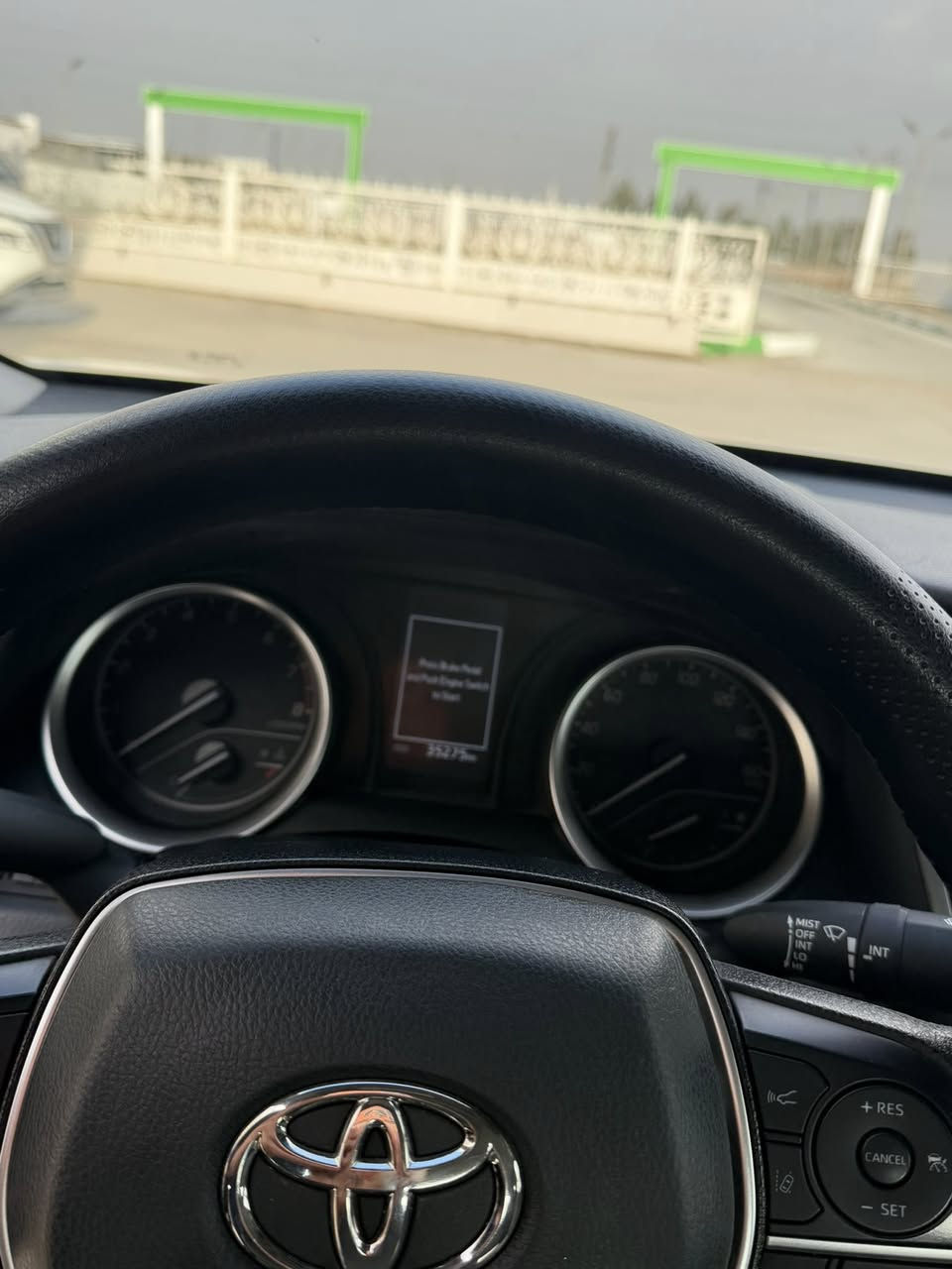 السلام عليكم 
كامري 2024 LE
بصمه رادار امامي رادار جانبي
سياره ماشيه 35 جديده ونضيفه وحلوه
بيها بنيد وجاملغ تبديل (بلادي)
بدون ايربأك بدون دواخل السياره
رقم سليمانيه بأسمي تحويل وكاله 
السعر210 وبيها مجال 
ملاحضه بايع جوه السوك
شوفي واقتنع واتصل 
الرقم***********
