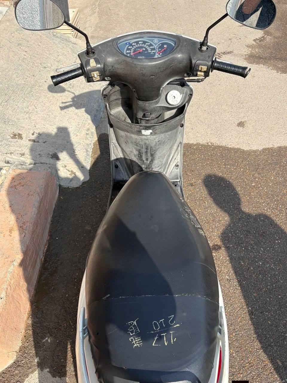 سلام وعليكم دراجه بريز للبيع مكفوله كفاله عامه من مكينه وكفرات مختمه وختم واحد دراجه كابريتر ولبريك الامامي دسك لونه ابيض ومضلل الشاير واللايت الامامي تضليل لزك ماشيه 12 بيه سوچين ملاحضه دراجه رمبه +المكاتبه والمنيفيس السعر خاص ***********
