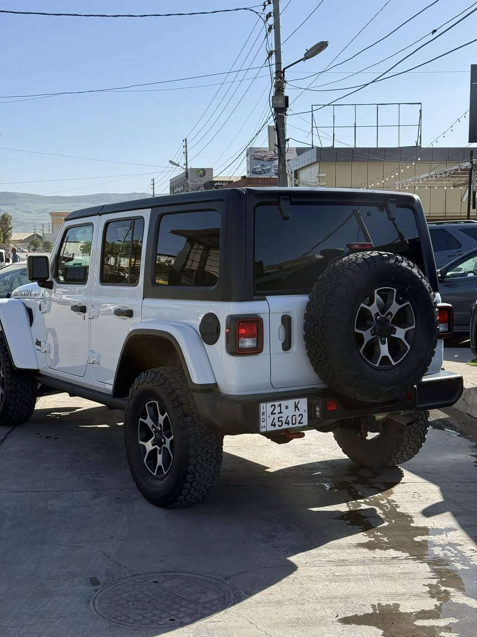 jeep wrangler RUBICON 2023 4X4
ناو سوور 
١٩٠٠٠  مایل ڕۆشتووە
مەكینە ٢٠ ی تۆربۆ ٤  پستۆن
بەسمە و سویچ
شەغال
٤ جام كارەبایی
شاشە گەورە
قفڵی ئەكسل پێش و پشت
كوشن هیتەر
سوكان هیتەر
زۆر مواسەفاتی ترر.....
📍سلێمانی
***********
تەحویل و غەرامە بە شەرت

jeep wrangler RUBICON 2023 4X4
جييب رانكلير روبيكون ٢٠٢٣ داخل احمر
١٩٠٠٠ مايل
محرك ٢٠٠٠ و توربو
بصمة و سويج
شغال
كل جام كهربائي
شاشة
قفل اكسل  كدام و وراء
كشن هيتر
ستيرن هيتر
بعد هواي مواصفات
سيارة من سليمانية
تحويل و غرامة بشرط
***********

