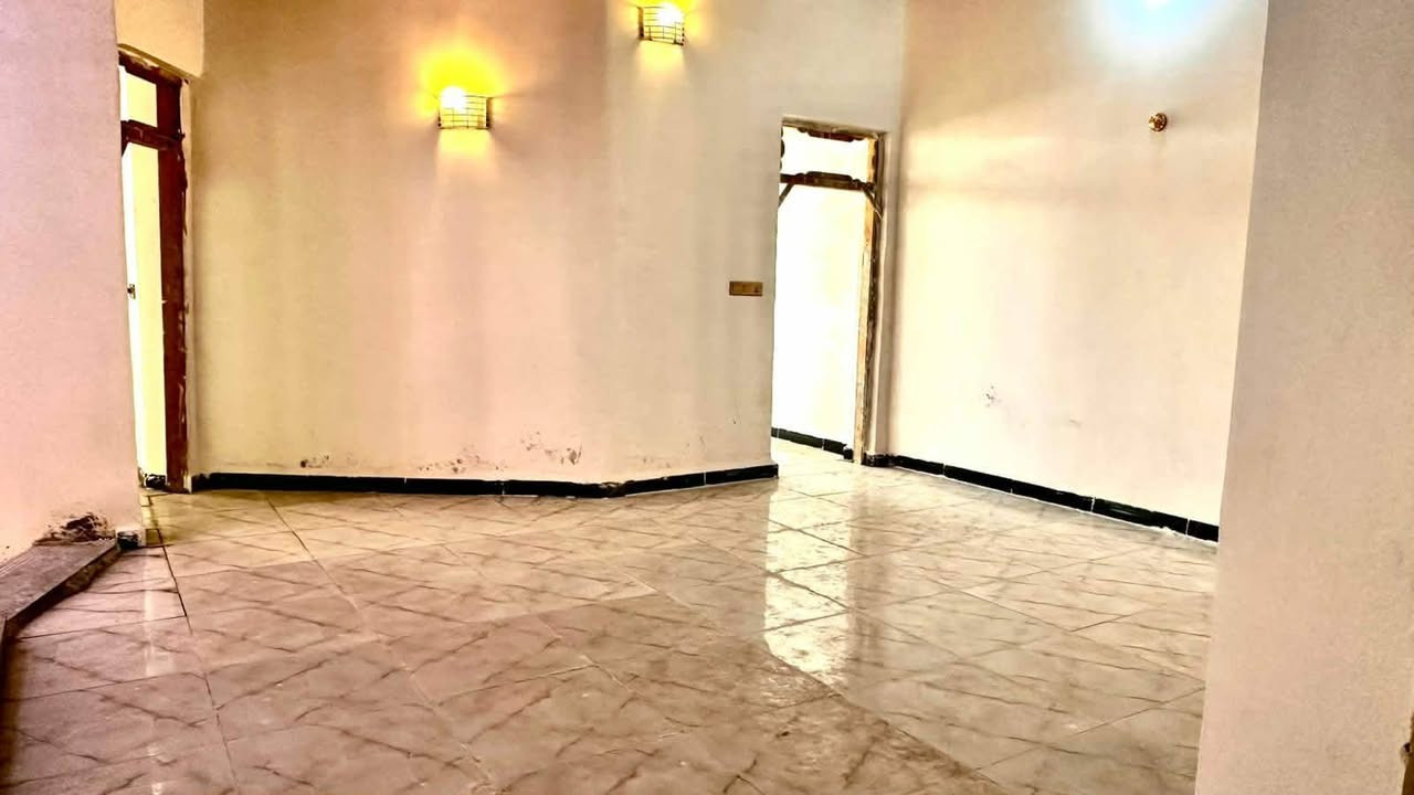 200 م للرهن شارع المجمعات حي النداء السعر 17 مليون ***********
