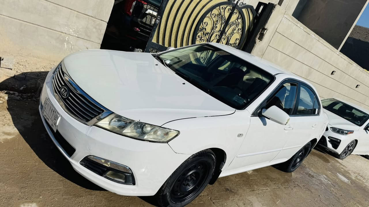 اوبتما خليجي 2009 نضيفه جدا  مكفوله مكينه وكير  وحداديه بيها ضربه من الامام بسيطه ربع البنيد بأسمي السعر 110$ ***********
