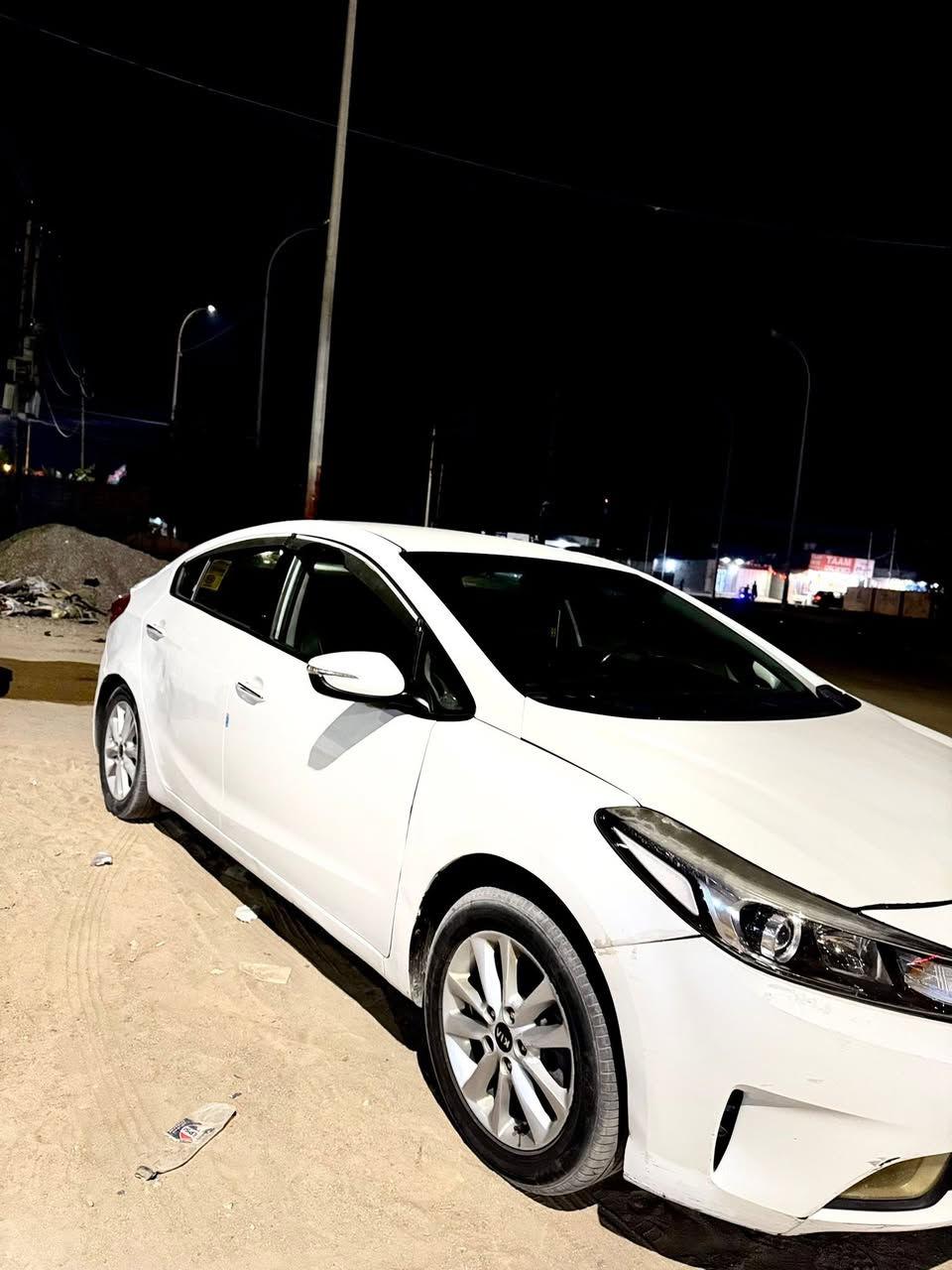 كيا سيراتو 2018
وارد خليجي (شركة كيا)
مكينة 1600 دوش المرغوبة (انس الدوانز)
فول مواصفات ما عدا بصمة وفتحة
شفتات سرعة باستيرن 
مثبت سرعة
انظمة قيادة (Normal -ECO-SPort)
شاشة وسائط وعداد رقمي 
تبريد خلفي امامي 
حساسات امامية خلفية 
شاشة  
ماشية 130 الف كيلو فقط 
مكينة كير ابد ما مفتوحات شرط 
تبريد حدادة جاهزة سيارة 
بيها ضربة خلفية ورشات صبغ 
قمارة تكم شاصي بجم امامي كفالة فقط 
رقم بصرة الدولي  باسمي سنوية وهزة جديدة
ملاحظة ابيع كوم حديد السيارة 
رايدها ب 89 وبيها مجال بسيط وسعر مناسب جداً بسعر مديل 11
موقعي البصرة 
لأستفسار الاتصال على الرقم ومتوفر واتساب 
***********
