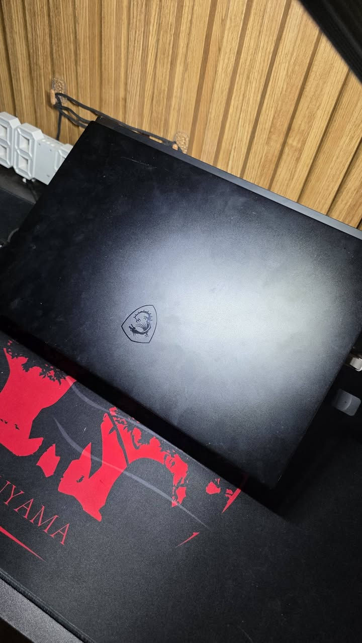 MSI GS66 stealth 🐉
لابتوب قوي ويشغل كل الالعاب والبرامج واداءه جدا مستقر
🔹 المعالج: Intel Core i9-10980HK (الجيل العاشر)
🔹 كرت الشاشة: NVIDIA GeForce RTX 3070 8GB
🔹 الرام: 16GB DDR4
🔹 التخزين: SSD NVMe 1TB
🔹 الشاشة: 15.6" FHD 240Hz
🔹 الكيبورد: SteelSeries RGB
🔹 الصوت: Dynaudio Premium Audio
🔹 البطارية: 99.99Wh (من أكبر البطاريات بفئة اللابتوبات)
🔹 الهيكل: Durable Chassis (هيكل متين وخفيف)
✅ مناسب للألعاب الحديثة والتختيم
✅ ممتاز للمونتاج والتصميم والبرامج الهندسية
✅ شاشة 240Hz سلسة جداً للألعاب التنافسية
✅ أداء قوي ومستقر
الجهاز انطيك بي ضمان اسبوع وفحص كامل قبل الشراء 
الملحقات الي تجي وياه شاحنة اصلية وجنطة وماوس redragon وايرلس 
السعر مليون و٢٠٠ وبي مجال قليل او المراوس بـpc 4060
مكاني كربلاء


**إذا كنت صاحب هذا الإعلان وتريد حذفه لأي سبب، رجاءا أرسل رسالة إلى الدعم الفني**