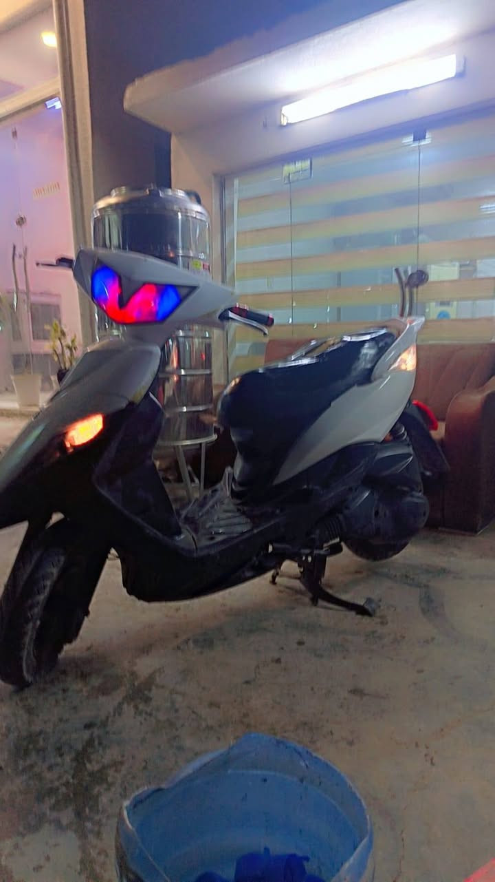 سلام عليكم دراجه ماكس ثعلب للبيع
الدراجه مجفته مره وحده

نقص بيه قبق هندر و يرادله كابريتر فقط

الدراجه بيه كابريتر بلادي بس تكطع

مكاني بغداد الدوره

السعر ٤٥٠  وبيه مجال

اتصل ***********
