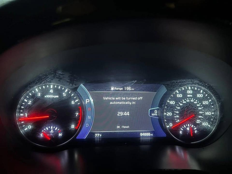 السلام عليكم كيا سيلتوس موديل 2021 وارد امريكي رقم بغداد باسمي السيارة محور غاز من محطة الدورة الحكومية  مواصفات sx تيربو جي دي اي بصمة هند بريك كهرباء كشنات جلد كشن السايق كهرباء تحكمات ستيرن كير ومحرك وتبريد كفالة مابيها نقص بيها صبغ بنيد ودعامية كله بامريكا البنيد جارد والصندوك بي بارد وجراد شوية  السعر 1٤٣وبيها مجال رقم  ‭٠٧٨٢ ٤٤١ ٣٠٩٩‬و ‭٠٧٨٢ ٩٥٧ ٨٠٦٠‬
