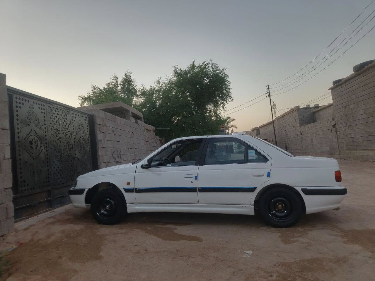 سلام عليكم بيجو للبيع مديل 2012 رقم بصره سنويه 27 مكينه كير خير من الله مكفوله من ضربه ول تبديل سعر 38 وبيه مجال  مكان البصره الزبير رقم *********** رقم ***********
