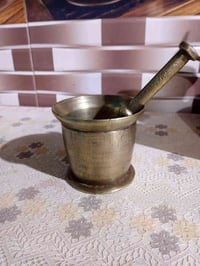 هاون للبيع ارتفاع 14 سانتيم قطعه قديمه جداً للاستفسار خاص او واتس اب 0...