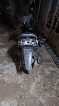 دراجه ماكس قجمه طافيه
بيها مشكله بل كهربايات فقط
مكينه كلشي ما بيها
مكاني بغداد مدينه الصدر 
السعر 200 
*********** فقط وتساب
