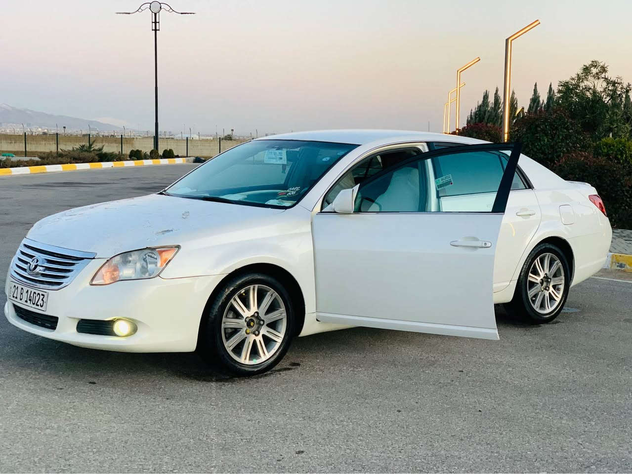 ***********شوين سليمانى سعر118 گەلاوكه ميك مه عامه له 
ئەڤەلۆن مۆدێل 2009يه ك پارجه بؤياخ جه مه له خى پێشەوە مواسەفات ئەمەريکی چوارتایە وویل نوێی لەژێردایە سوکان ڤۆلوم ئاوێنە کاربا شاشە ئایپات گێرومەکینە بەشەرت کاربای بەشەرت تەقەورەقە بەشەرت سەنەوی بەسەر جوە رەقەم تازە السليمانية, العراق
