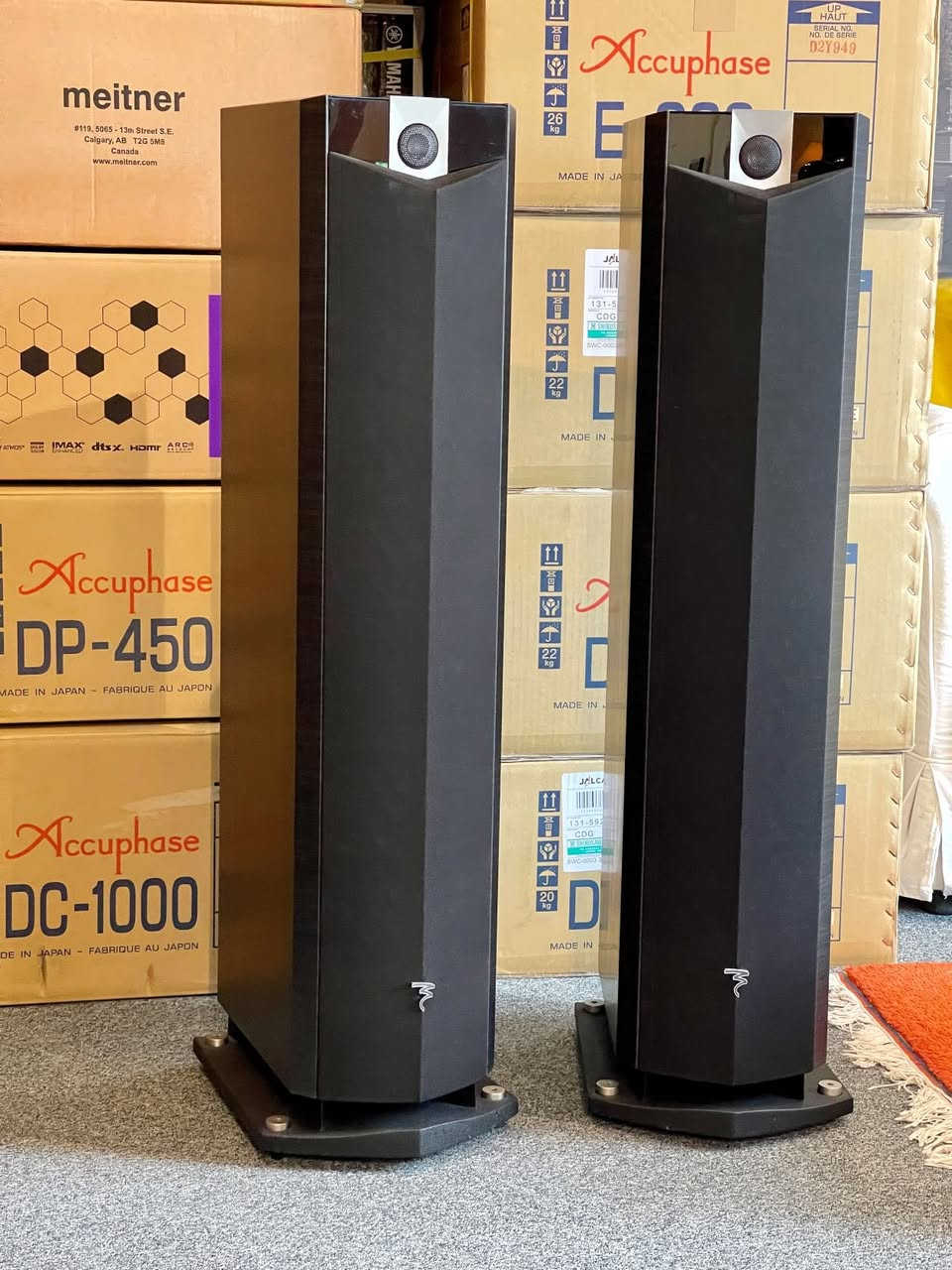 FOCAL 826 HI END SPEAKERS
سماعات راقية جدا
الى محترفين الصوتيات
براند عالمي 
جودة التصينع في اعلى مستوا
Made in france
مستخدم جدا قليل 
***********
