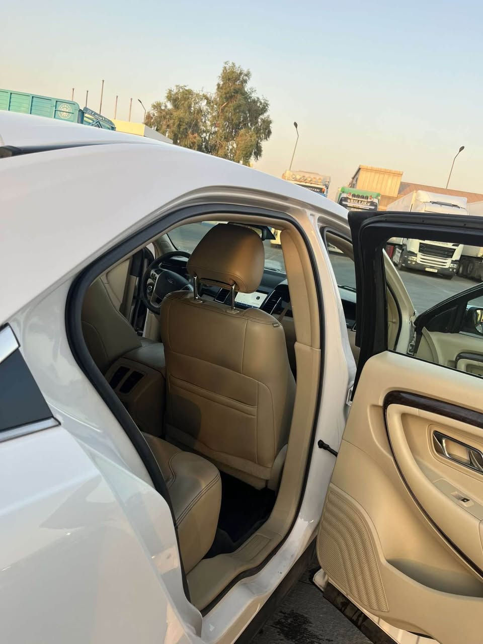 فورد توريس موديل ٢٠١٧ بسمة رادار  پاردة  ناو زةرد كوشين خزن سارد كةرمي كوشيني دواوي گة رم سوكان خزن گةرم. ناو حفت رةنگ. *********** أربيل, العراق
