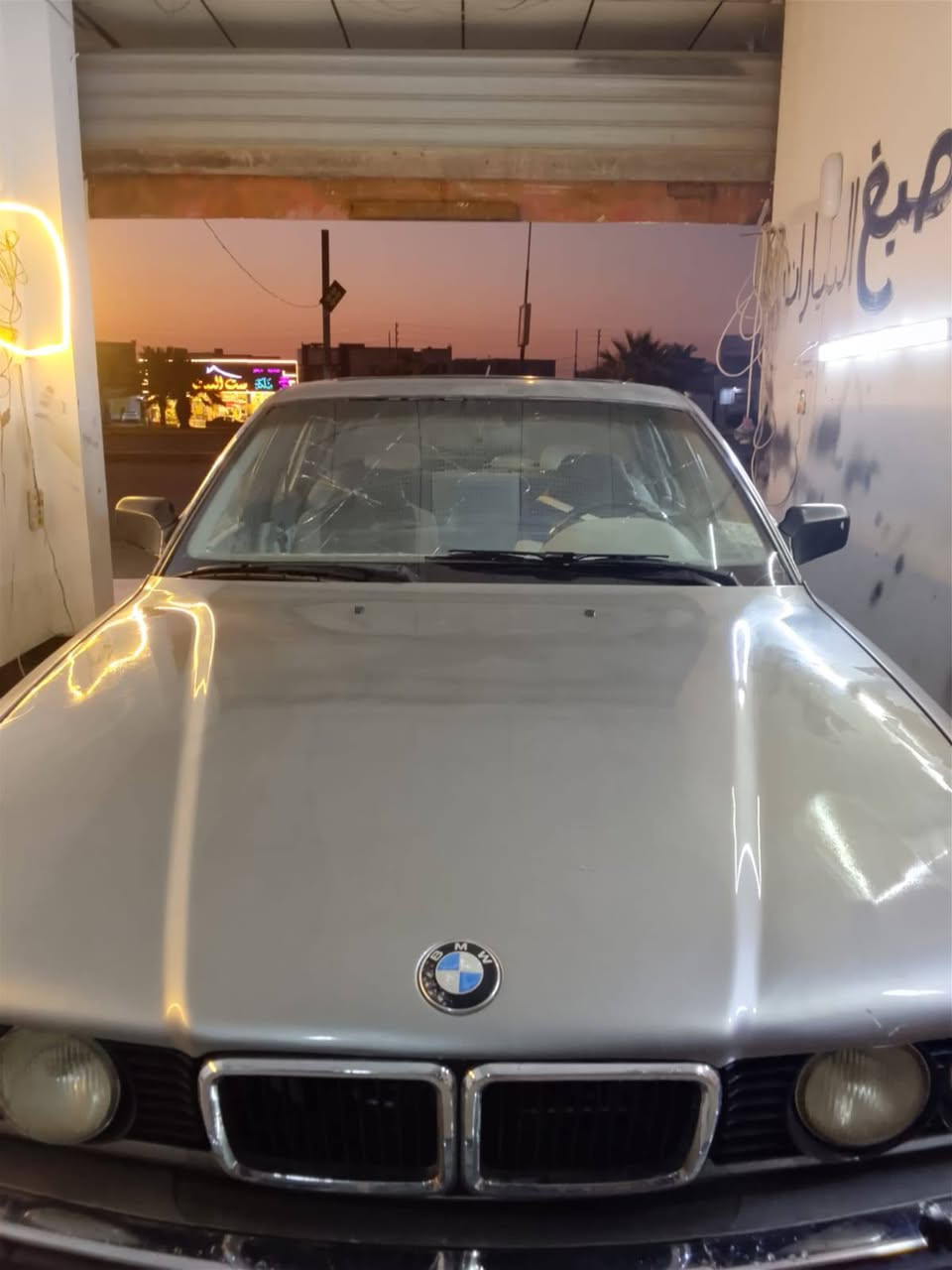 السلام عليكم سياره للبيع موديل 92 حجم 735   مواصفات حلوه المكان رمادي شارع 100 قرب بدي كار  السعر 36 هاتف ***********
