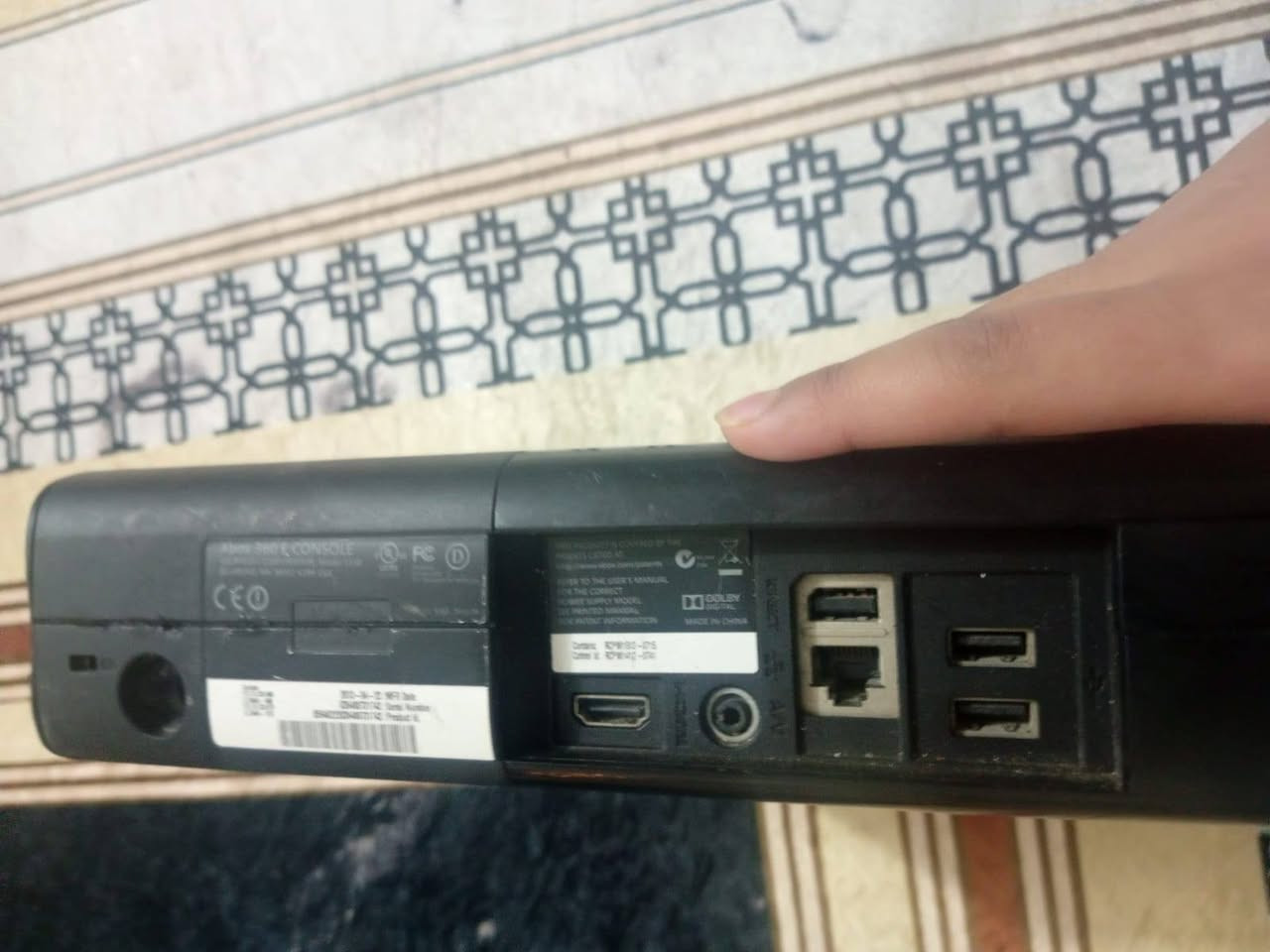 سلام عليكم اكس بوكس 360للبيع سعر 90 او بي مجال عنوان نجف حي ميلاد نصر ***********
