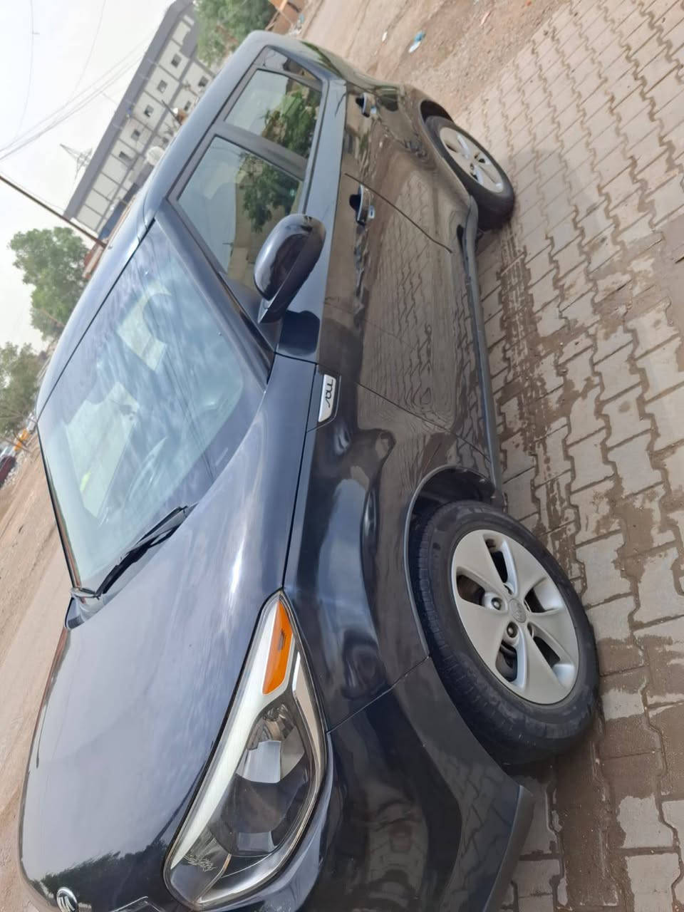 السلام عليكم كيا صول 2016 1600 مكينه GDi ماشيه 88 سياره حلوه ونظيفه مابيها نقص استلام علا أيدي حادثها باب خلفي مبدل وبغداد جاملخ أمامي بيه شويه  بدون ايرباك *********** مكاني الدوره مكلف بلنشر السعر 110
