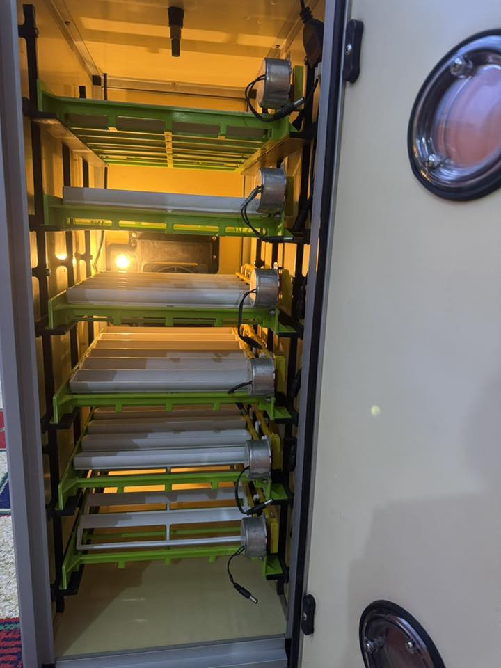 فقاسه (جيموكا التركي ) تاخذ  ٢٢٠ بيضه
كافه المحلقات الاحتياطيه موجوده ... تفقيسه وحده اطلع فلوسه /السعر ٥٠٠
*********** واتساب
