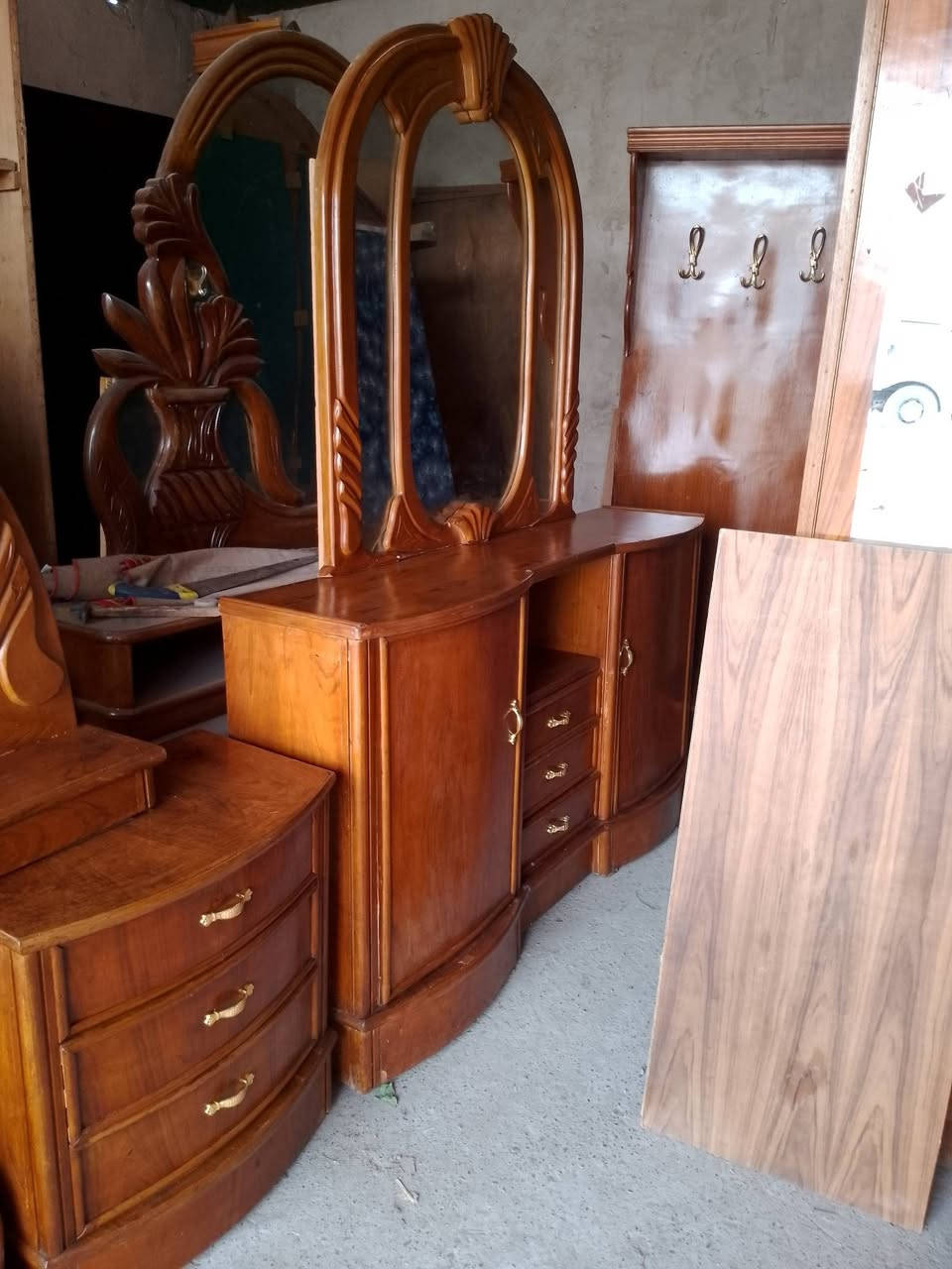 يا ألله غرفة اخشاب صاج ثكيله وديكور مختلف السعر 700 ويوجد توصيل داخل بغداد فقط


**إذا كنت صاحب هذا الإعلان وتريد حذفه لأي سبب، رجاءا أرسل رسالة إلى الدعم الفني**