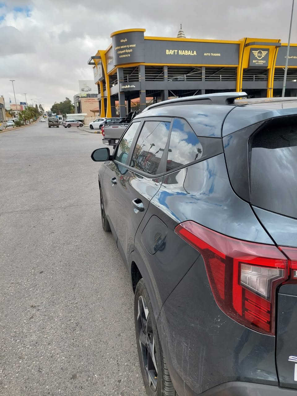 السلام عليكم للبيع كيا سلتوز موديل 2025 وارد أمريكي فقط جاملغ بارد بدون صبغ بدون تبديل حتى الدعاميات ليبل واحد ماشيه ١٧ ألف السياره فول بدون فتحه مكان السياره الأردن عمان المنطقه الحره ترهم حره وترهم شهداء (ملاحضه) السياره مصلحه كامله سعر مناسب للستفسار ***********
