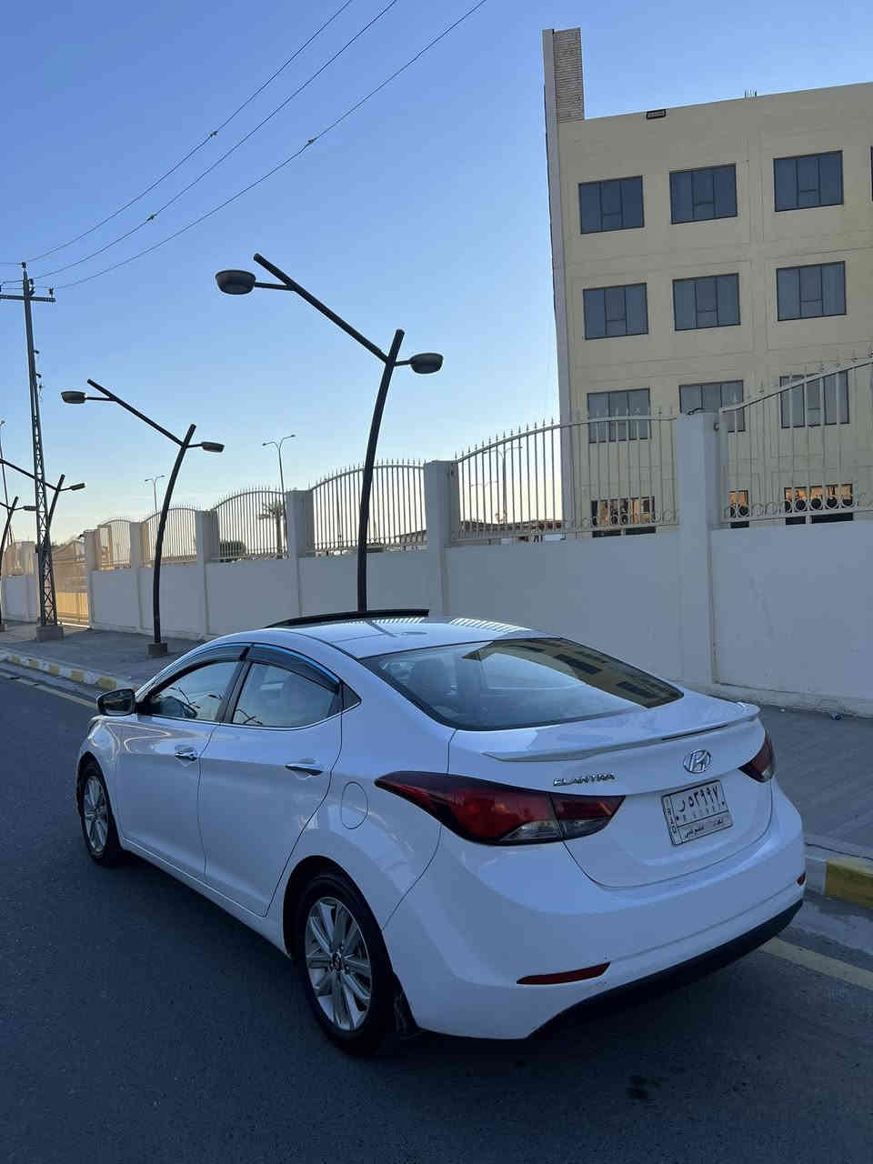 السلام عليكم النترا. خليجي  فلول عدا البصمه 2015 رقم بغداد تحويل ثاني يوم مكينه 1800 لاتبخير ولا تنقيص كيرها جديد صدر خلفي امامي كله جديد ولا تسمع بي صوت خلاص تبريدقطعتين  شغال ثلج تدفئه شغاله داخل مدوشم. جديد. بيها صبغ جزء من البنيد اثر تكشير الفابلون وبيها صبغ جاملغ امامي صبغ اثر شخط بدون دواخل خلاص السعر 125 بيها مجال للشراي. ***********
