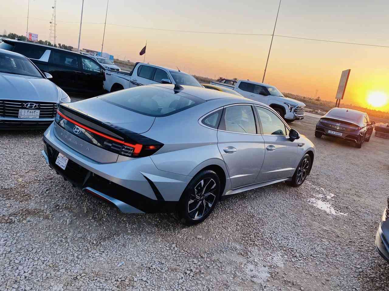 #يالله هونداي سوناتا موديل 2024 
دخول جديد مرقم مثني شهداء وكاله 
عامه بسم المشتري الضرر تبديل بنيد 
فقط والباقي مكفول بدون عابر شواصي 
لغود كفاله حجر بيه رادار مكفول موصفات 
سبورت فول بصمه داخل ابيض ماشيه 18 
الـسعر 185$ مـوجوده المثني الرميثيه 
تـفاصيل واتـساب (***********)
