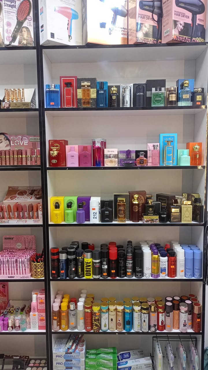 فرصة ذهبية لا تعوض أيام رمضان وموسم العيد
محل كوزمتك جاهز للبيع وبسعر مناسب جدا يحتوي على 15 باترينة عرض 
تحتوي على مواد تجميلية جنط نسائية وملابس داخلية نسائية وسشوارات والكثير من المنتجات 
🌍🌍الموقع جدا ممتاز سايدين بحركة الرئيسية مقابل مرطبات مولتي فروتي محلات هم قريبة من المحل وحلاقين وصالونات تجميل
سبب البيع عدم التفرغ

الراغبين التواصل على الخاص


**إذا كنت صاحب هذا الإعلان وتريد حذفه لأي سبب، رجاءا أرسل رسالة إلى الدعم الفني**